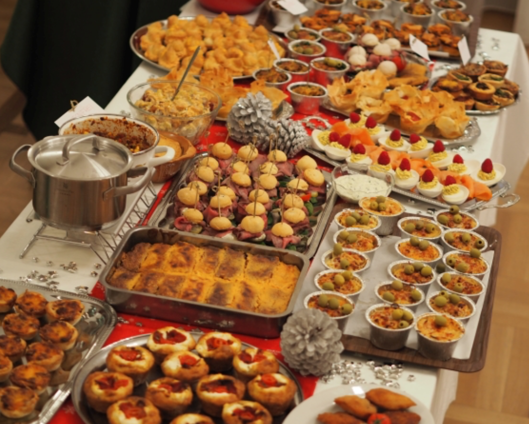 Weihnachtsfeier der ZWAR mit Buffet