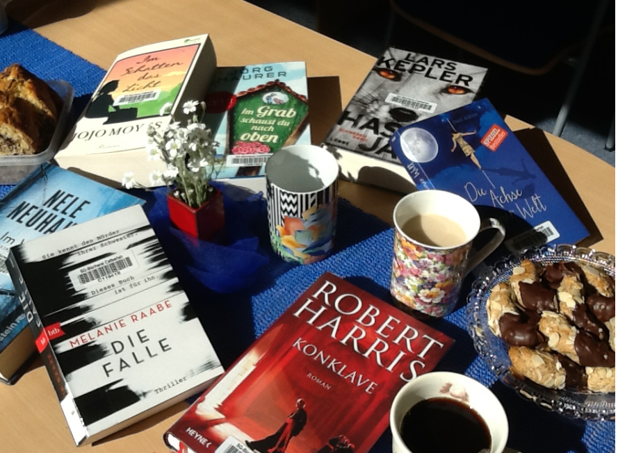 ZWAR Literaturkreis (Frühstück zwischen Büchern)